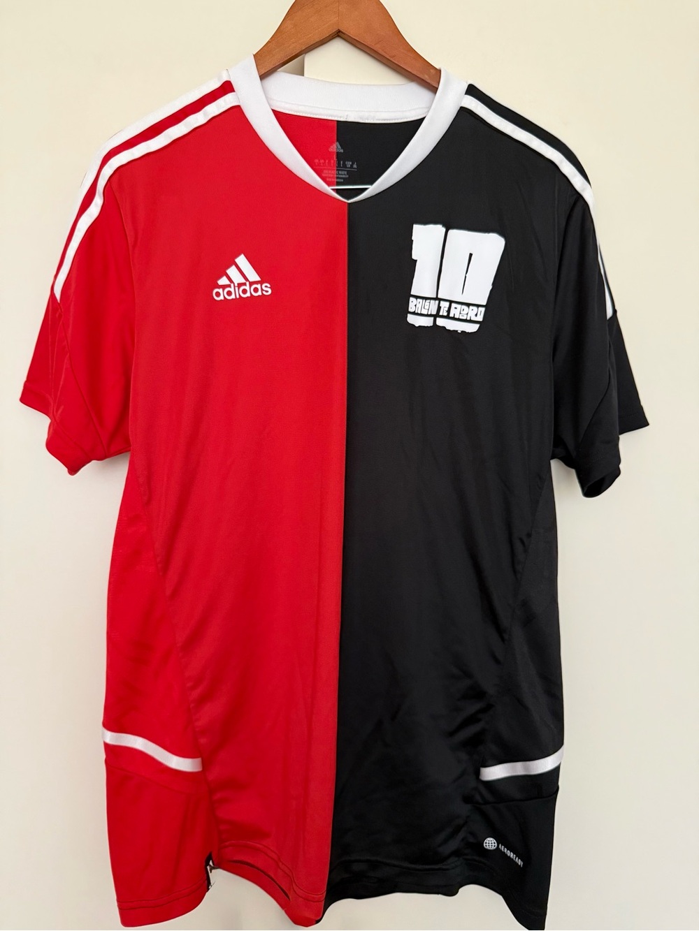 adidas Balon Te Adoro Messi Red Black Split Colourblock Football Jersey Large